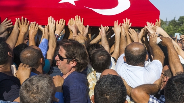 Şehit J. Uzm. Çvş Hamdi Karagöz toprağa verildi 49