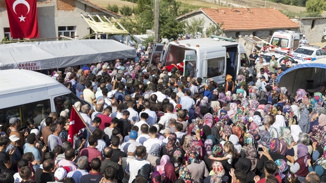 Şehit J. Uzm. Çvş Hamdi Karagöz toprağa verildi 52