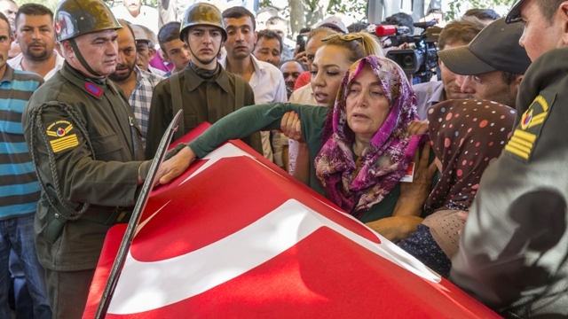 Şehit J. Uzm. Çvş Hamdi Karagöz toprağa verildi 57