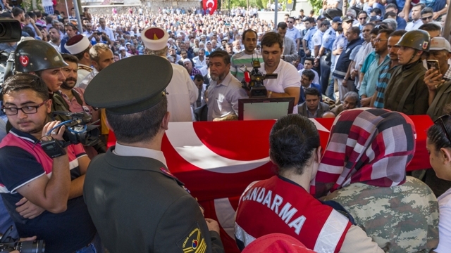 Şehit J. Uzm. Çvş Hamdi Karagöz toprağa verildi 61