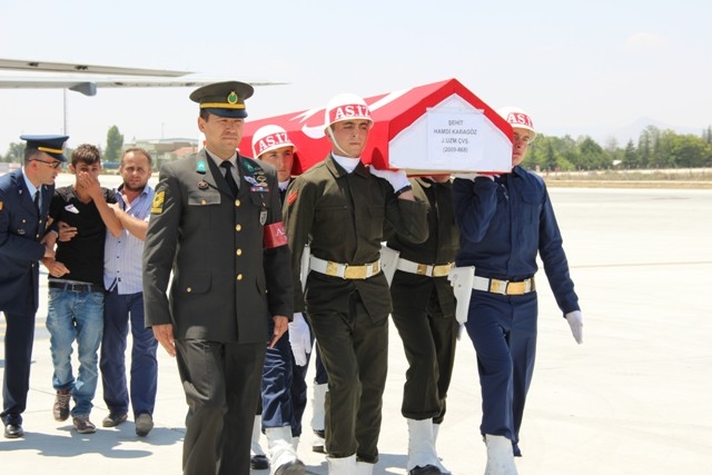 Şehit J. Uzm. Çvş Hamdi Karagöz toprağa verildi 9