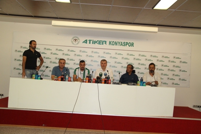Hora imzayı attı 1