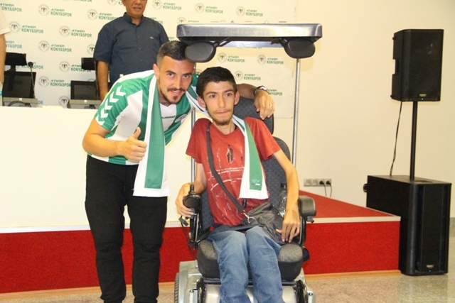 Hora imzayı attı 14