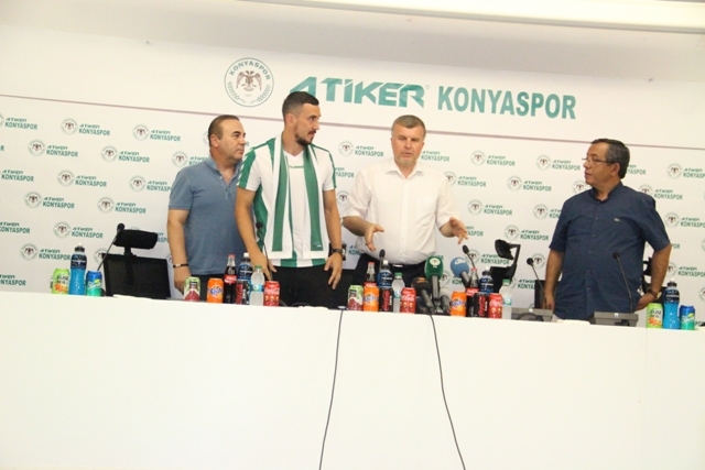 Hora imzayı attı 20