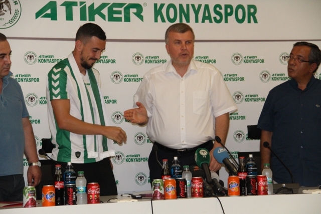 Hora imzayı attı 32