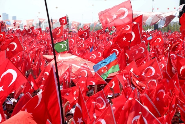 Demokrasi ve Şehitler Mitingi 112