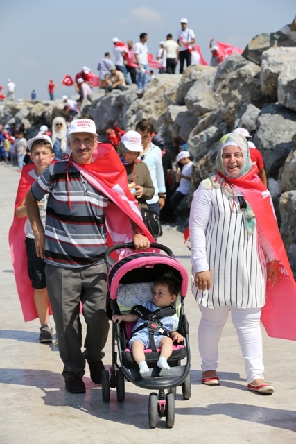 Demokrasi ve Şehitler Mitingi 133