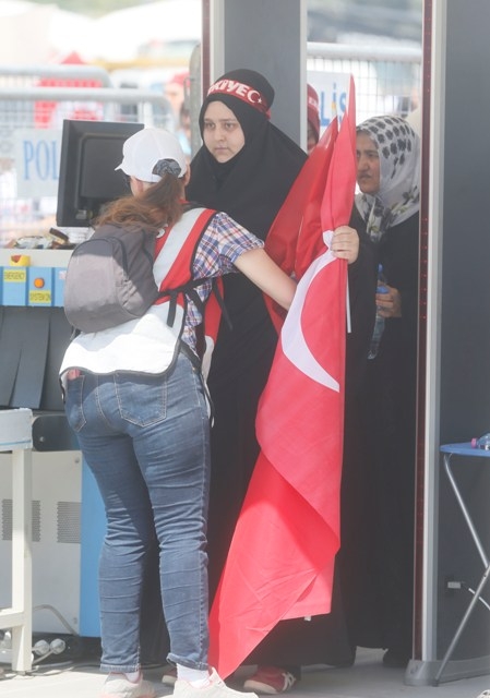 Demokrasi ve Şehitler Mitingi 18