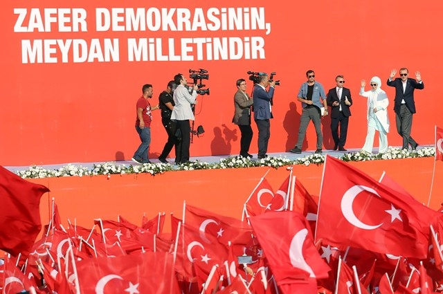Demokrasi ve Şehitler Mitingi 213