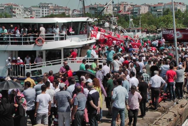 Demokrasi ve Şehitler Mitingi 44