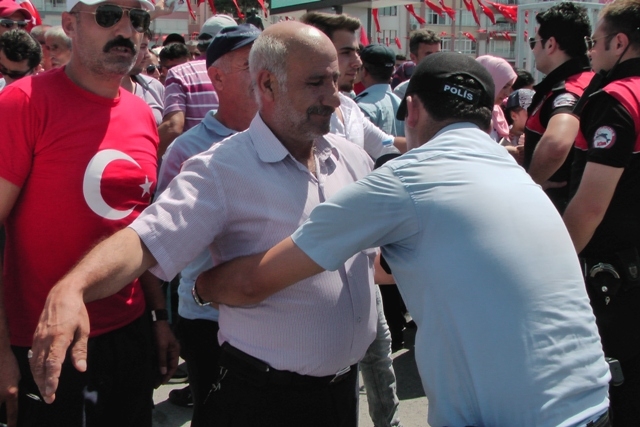 Demokrasi ve Şehitler Mitingi 48