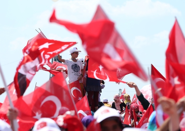 Demokrasi ve Şehitler Mitingi 61