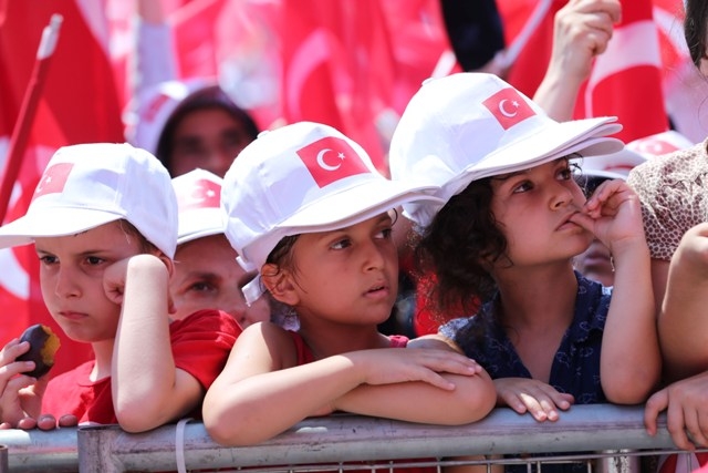 Demokrasi ve Şehitler Mitingi 62