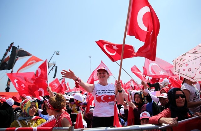 Demokrasi ve Şehitler Mitingi 64