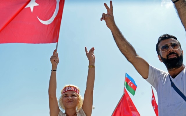 Demokrasi ve Şehitler Mitingi 70