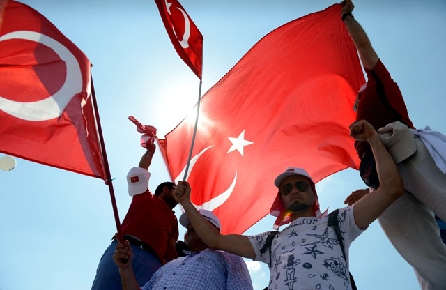 Demokrasi ve Şehitler Mitingi 73