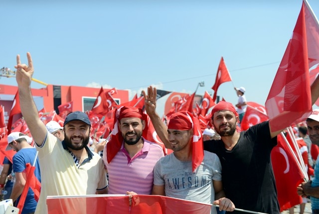 Demokrasi ve Şehitler Mitingi 80