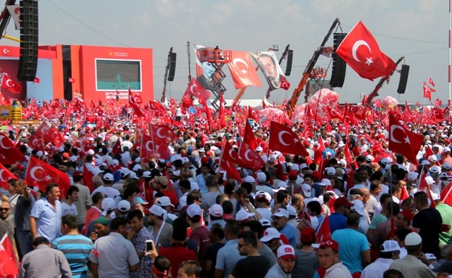 Demokrasi ve Şehitler Mitingi 84