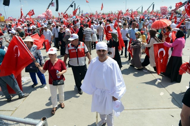 Demokrasi ve Şehitler Mitingi 87