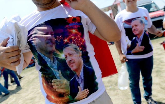 Demokrasi ve Şehitler Mitingi 88