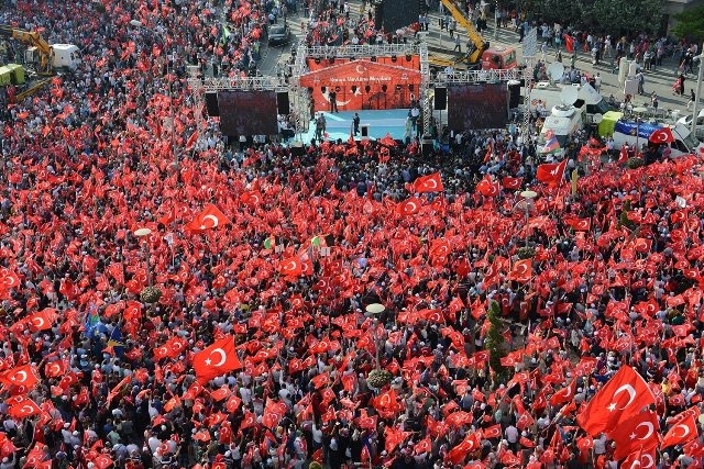 Konya'da "Demokrasi ve Şehitler Mitingi"