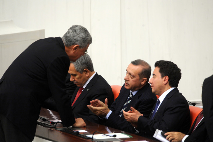 Meclisten renkli kareler 5
