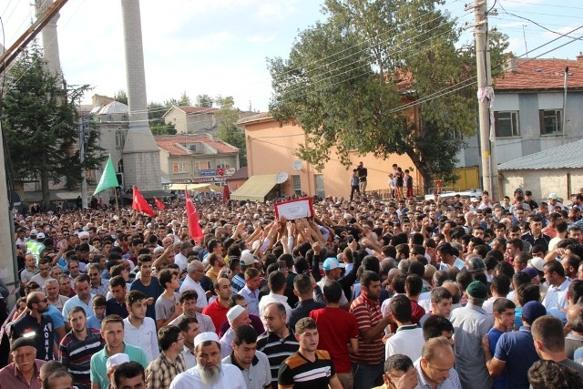 Şehit Uzm. Onb. Yunus Emre Uçar'a son görev 1