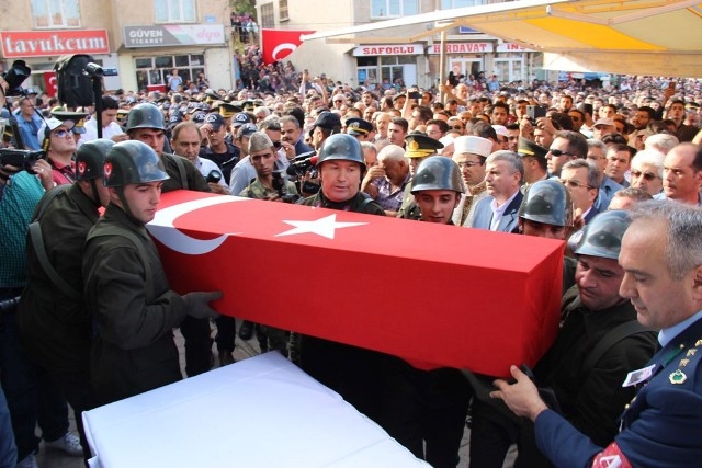 Şehit Uzm. Onb. Yunus Emre Uçar'a son görev 12