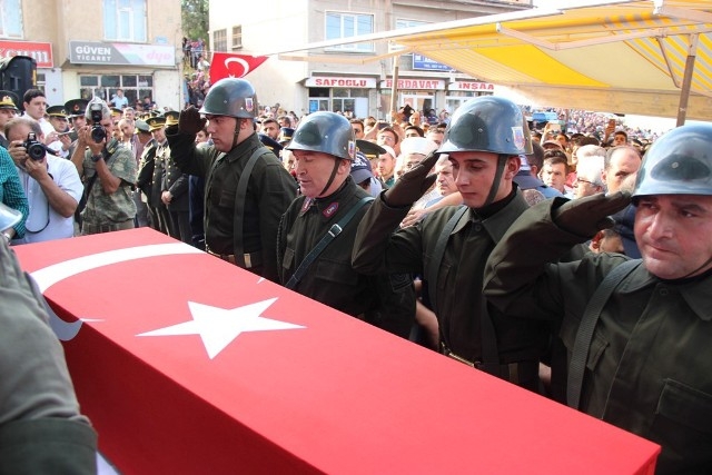 Şehit Uzm. Onb. Yunus Emre Uçar'a son görev 13