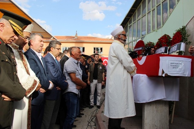 Şehit Uzm. Onb. Yunus Emre Uçar'a son görev 15