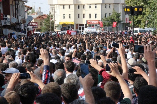 Şehit Uzm. Onb. Yunus Emre Uçar'a son görev 16