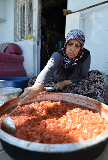 Kadınların 'İmece' usulu kış hazırlığı