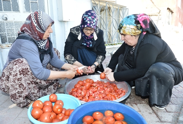 Kadınların 'İmece' usulu kış hazırlığı