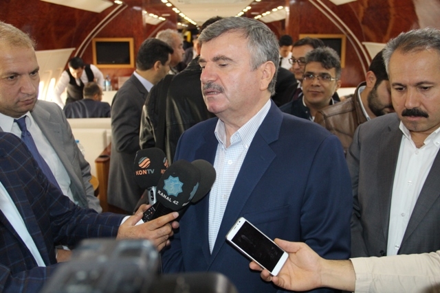 Akyürek, Uçak Kafe’yi basına tanıttı 11