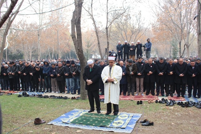 Şehit Polis Metin Düzgün son yolculuğuna uğurlandı 16