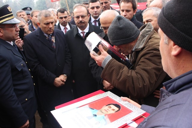 Şehit Polis Metin Düzgün son yolculuğuna uğurlandı 24
