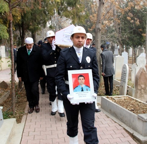 Şehit Polis Metin Düzgün son yolculuğuna uğurlandı 8