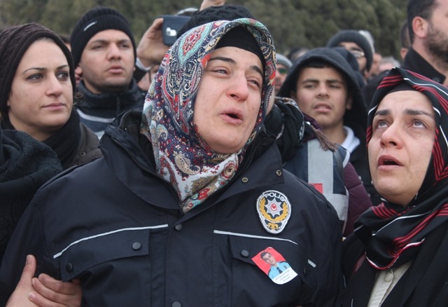 Şehit polis memuru Oğuzhan Duyar toprağa verildi 10