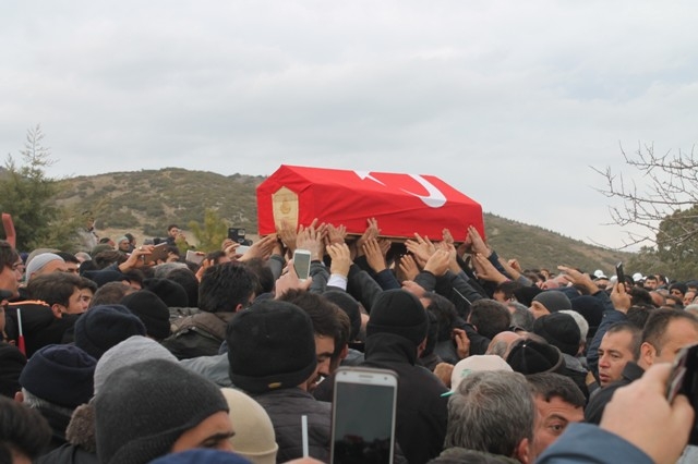 Şehit polis memuru Oğuzhan Duyar toprağa verildi 2