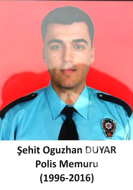 Şehit polis memuru Oğuzhan Duyar toprağa verildi 3