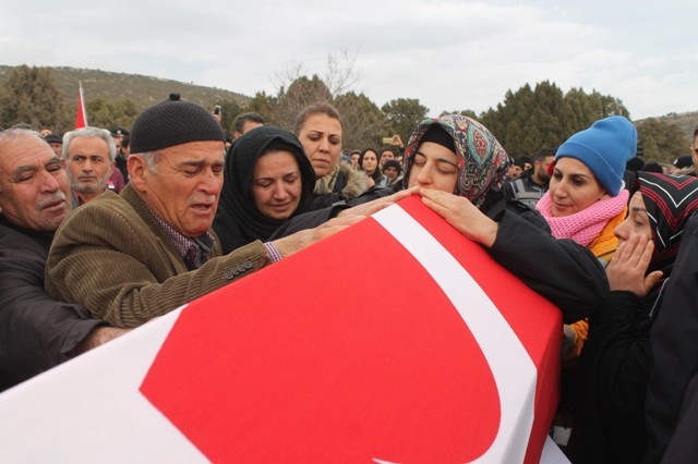 Şehit polis memuru Oğuzhan Duyar toprağa verildi 6