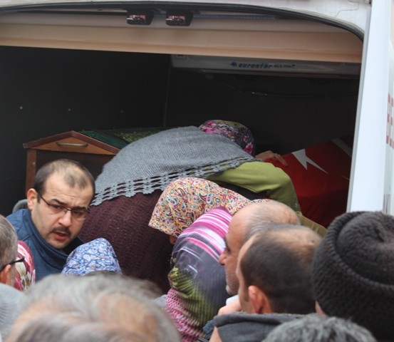 Şehit polis memuru Oğuzhan Duyar toprağa verildi 7