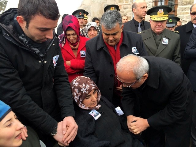 Şehit Uzman Çavuş Burak Boz toprağa verildi 12