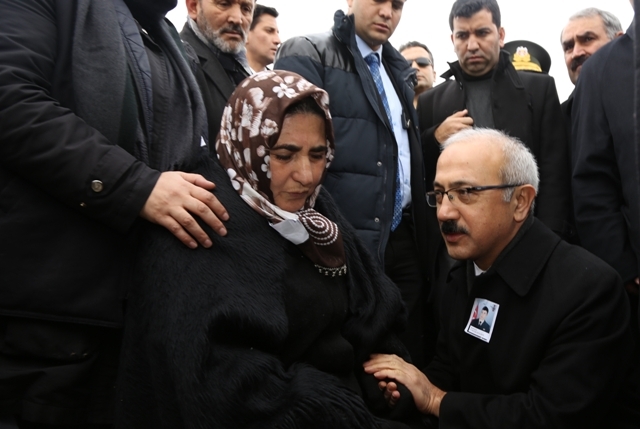 Şehit Uzman Çavuş Burak Boz toprağa verildi 16