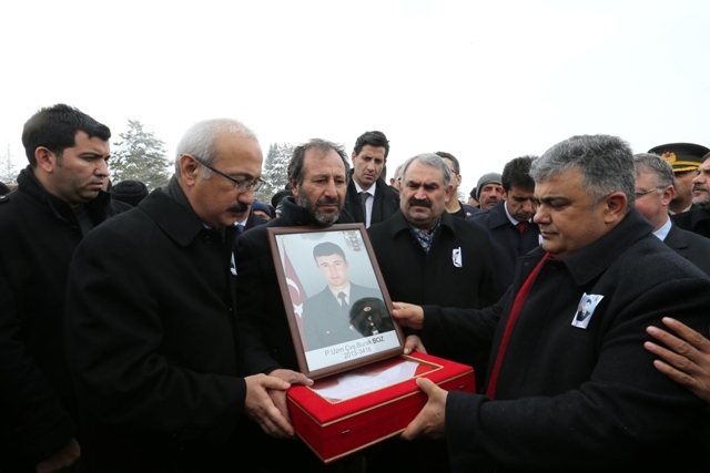 Şehit Uzman Çavuş Burak Boz toprağa verildi 7