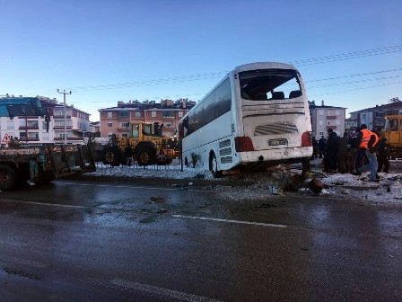 Konya'da öğrenci servisi devrildi: 3 ÖLÜ 1