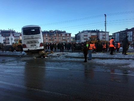 Konya'da öğrenci servisi devrildi: 3 ÖLÜ 3