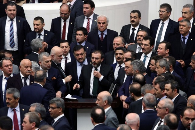 TBMM'DE ANAYASA GÖRÜŞMELERİ MANZARALARI 100