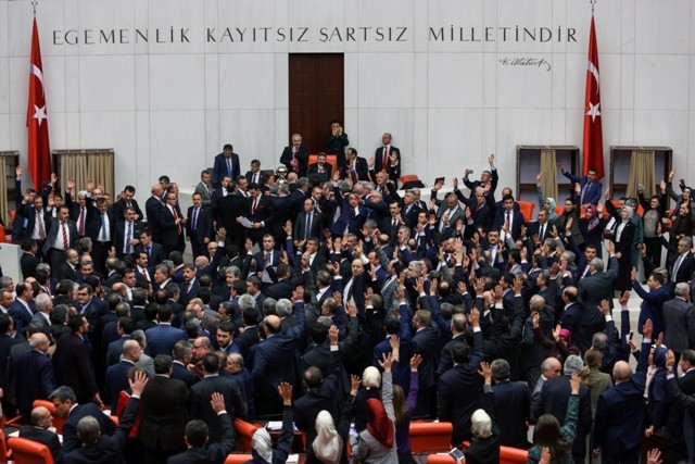 TBMM'DE ANAYASA GÖRÜŞMELERİ MANZARALARI 102