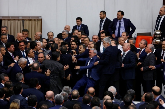 TBMM'DE ANAYASA GÖRÜŞMELERİ MANZARALARI 12